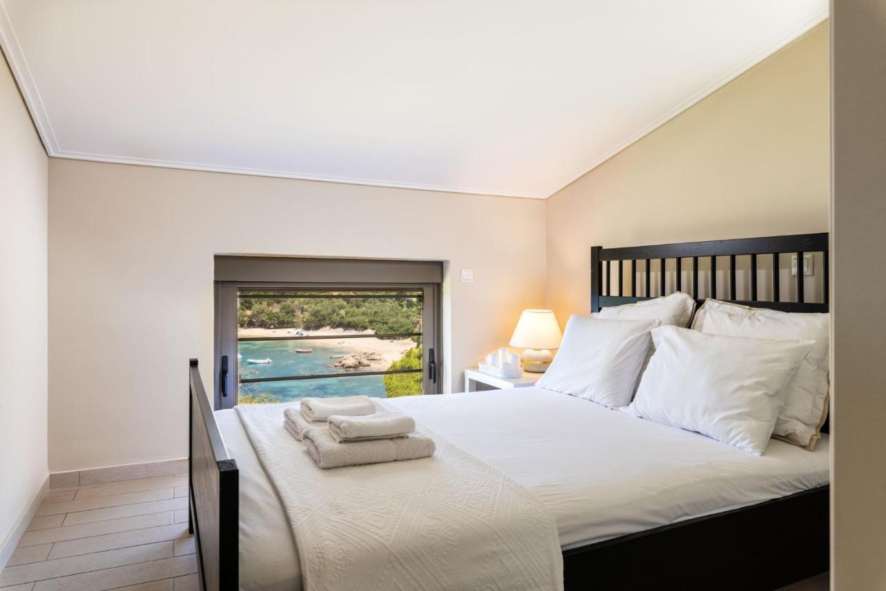 Villa Idyle - Beachfront Residence Tragana  Экстерьер фото