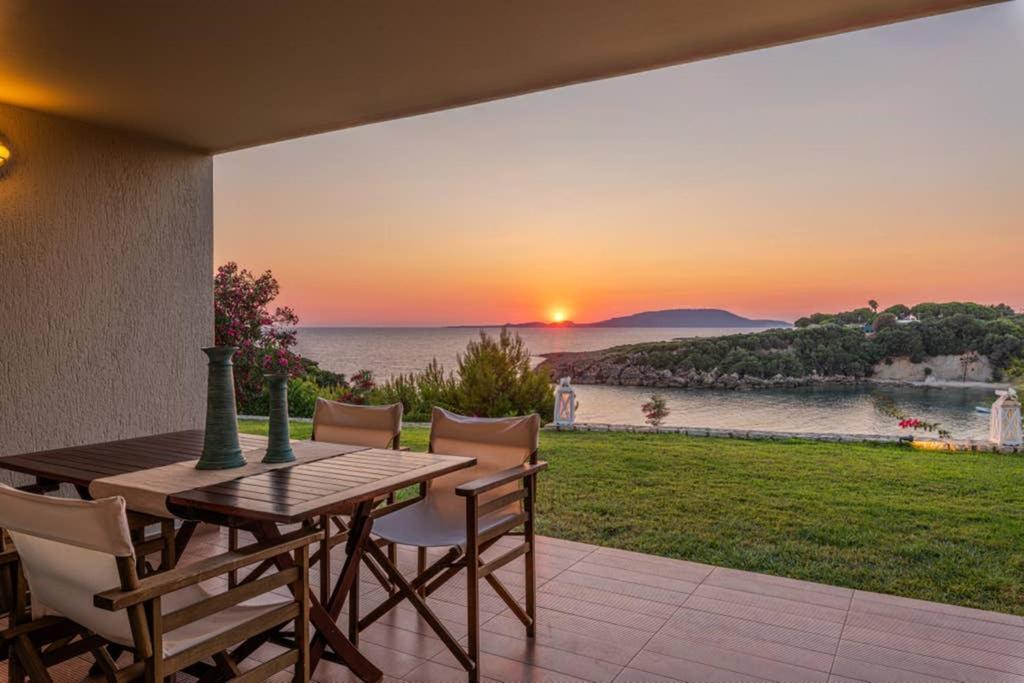 Villa Idyle - Beachfront Residence Tragana  Экстерьер фото